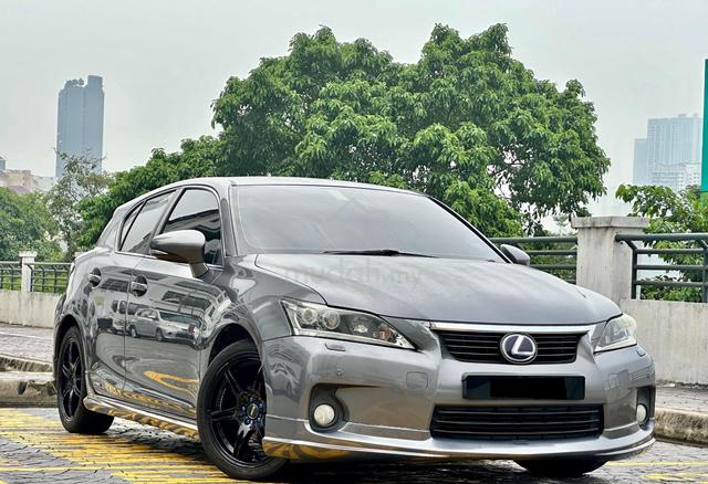 SPORTY💥2013 Lexus CT200 1.8 H LUXURY (HYBRID) - 1