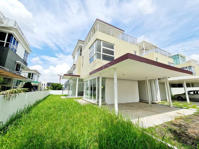 3sty Semi D Laman Granview Saujana Puchong Bandar Puteri Bukit Kinrara 1