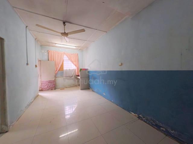 Affordable Unblock Single Storey Terrace for Sale @ Taman Universiti 1