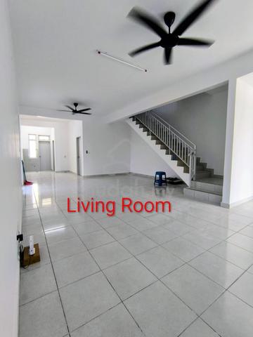 Pasir Gudang Double Story Corner / Jalan Kemoja 16 / Masai 1