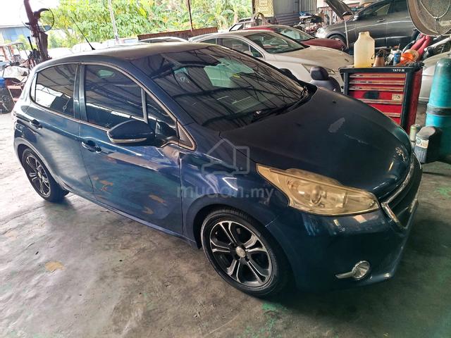2014 Peugeot 208 1.6 VTI ALLURE (A) - 5