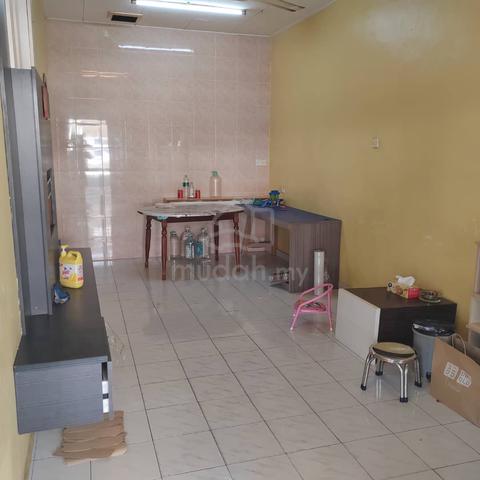 Single storey clean house behind Aeon Big Batu Belah Jalan Kapar Klang 1