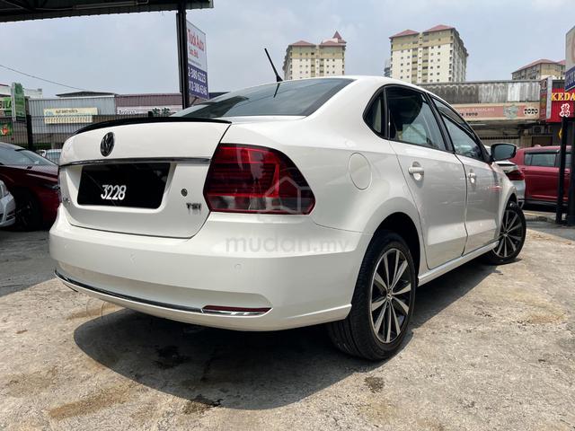 Volkswagen VENTO 1.2 TSI HIGHLINE (A) Turbo - 4