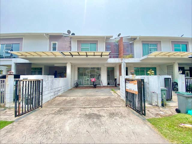 22'x70' Double Storey Laman Bakawali Kota Seriemas Enstek Nilai 1