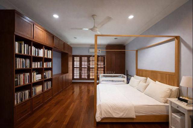 CHEAPEST SPACIOUS RENOVATED Double Storey BUNGALOW SS1 Petaling Jaya 1