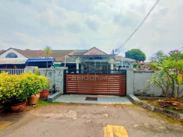 CORNER LOT RENOVATED Single Storey House Seksyen 20 Shah Alam 1