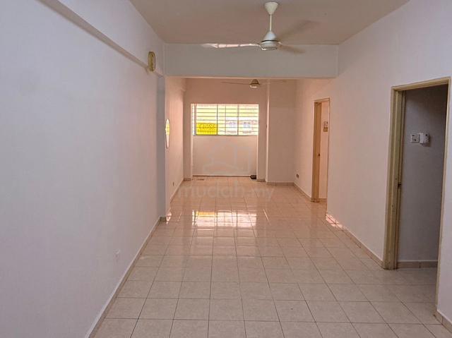 Red Ruby Apartment 1