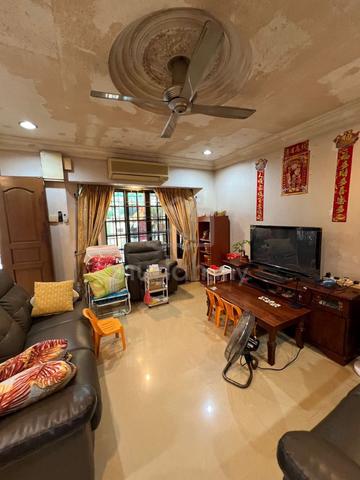 Bandar Mahkota Cheras, Jalan puteri 1