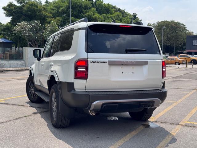2025 Toyota LANDCRUISER 250 2.7 VX LIKE NEW - 2