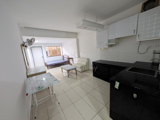 Api-Api Apartment 1