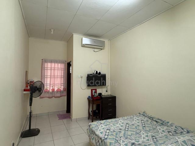 Kulai ioi bandar putra house for rent/jalan merbau 2