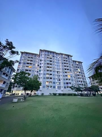 Nilam Puri 1