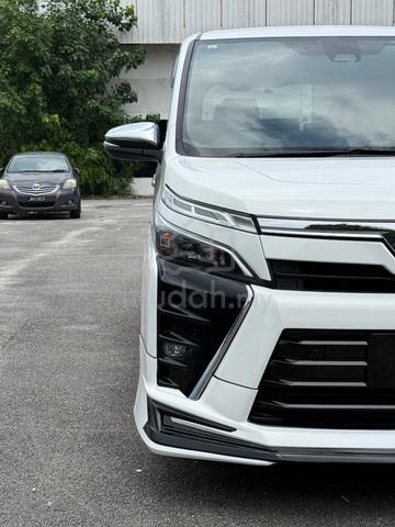 2021 Toyota VOXY 2.0 ZS KIRAMEKI III (A) - 3