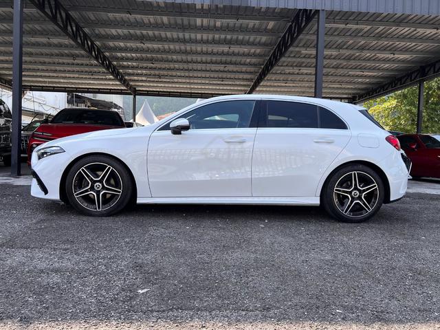 YR 2023 Mercedes Benz A180 1.3 TURBO AMG STYLE - 4
