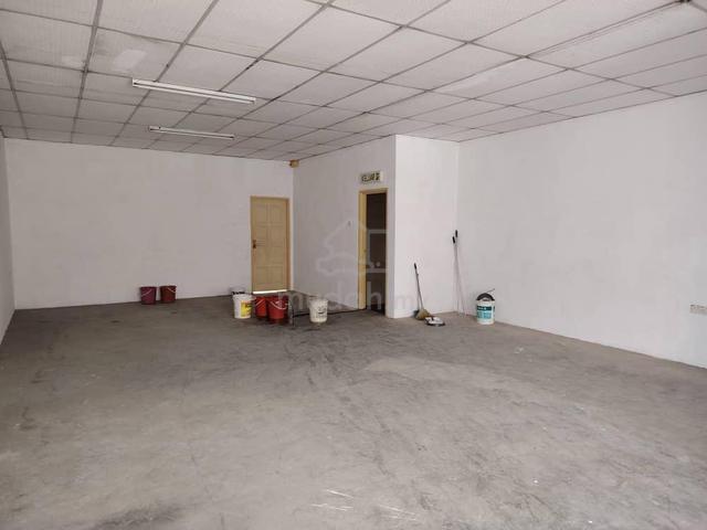 Shop lot 1st floor @ Taman Sri Putra For Rent 1