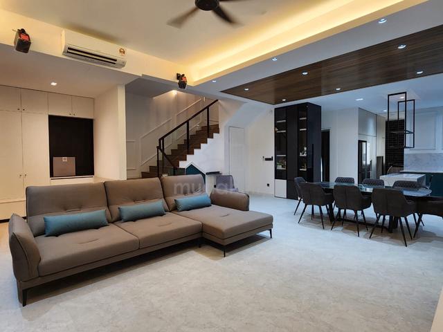 Puchong Bandar Kinrara Bk 7 End Lot House with extra Land 1