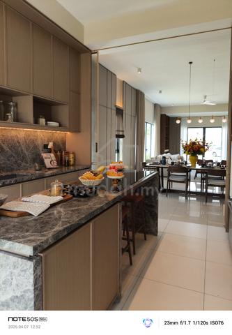 3 storey terrace club exclusive di Elmina for sale 1