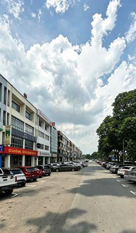Permas 4 Storey End Lot Shoplot For Rent  稀有旺区四层商业店屋出租 1