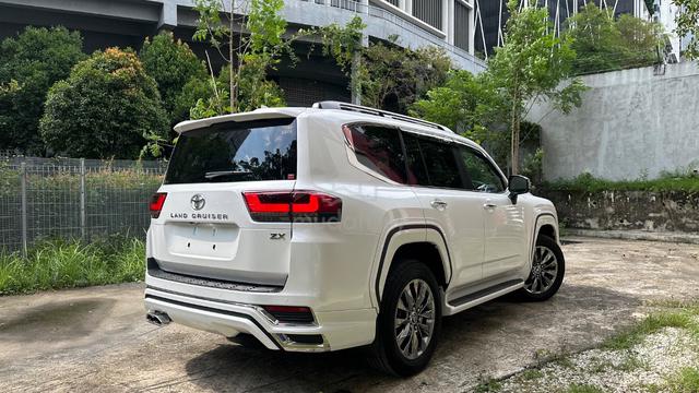 JBL 1K km 2025 Toyota LANDCRUISER 3.4 300 ZX (A) - 3