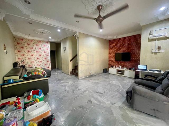 Rumah Untuk Dijual Double Storey Intermediate Terrace, BK 5, Puchong 1