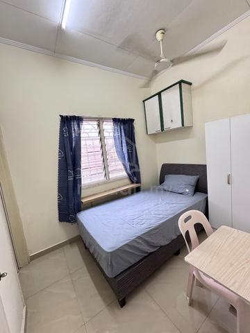 Fully furnished rooms. Female only. Double storey house . Subang USJ 1