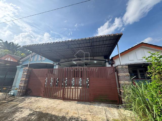 Jln Merbuk @ Bandar Putra Kulai 1Storey with Tabletop Good Condition 1