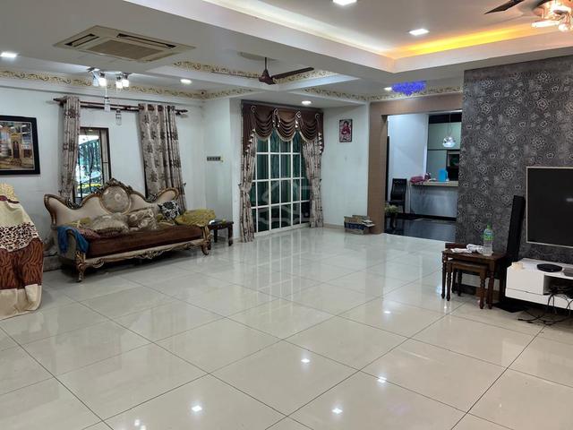 Corner Lot Bandar Bukit Raja Fully Extend with Guard House for Sale 1