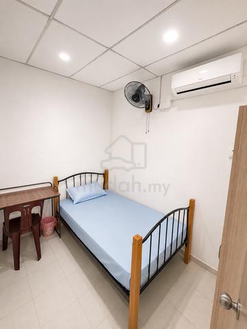 Jelutong room mix gender 1