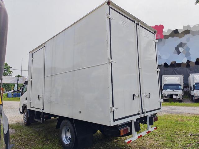 2011 Hino WU410 14.5ft Box 5000KG green engine - photo 4 of 6