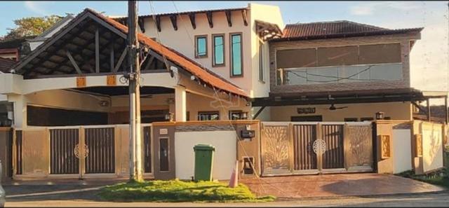 [With Private Pool, Corner Lot] Keramat AU3 - House for Sale 1