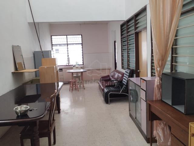 Single storey terrace at Farlim (behind Farlim office) 1