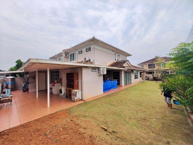 Green Height Richmond hill double storey semi detached for Sale 1