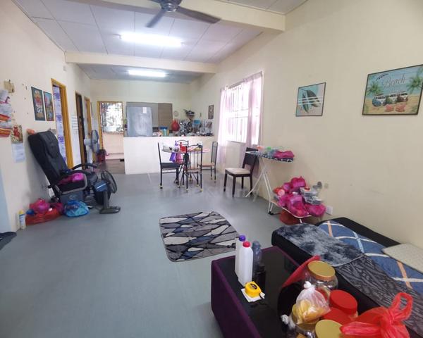 Full Loan Below Market Townhouse Upper Floor Bukit Rimau Near Aeon Big 1