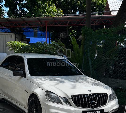 2011 Mercedes Benz E200 CGI BlueEFCY - 1