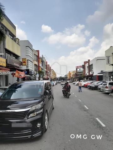 Hot Area Bayu Tinggi Klang 3 Storey Shop 20x70 Tenanted Freehold Sale 1