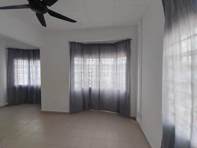 Extra Land Taman Subang Permai Double Storey House Usj 1 for Sale 1
