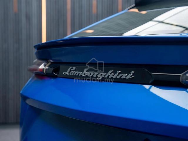 2021 Lamborghini Urus 4.0 (Black Interior) - 4