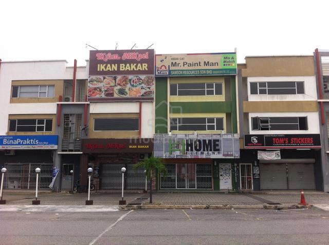 Renovated Below Market Puchong Gateway @ 3 Storey Shoplot Facing LDP 1