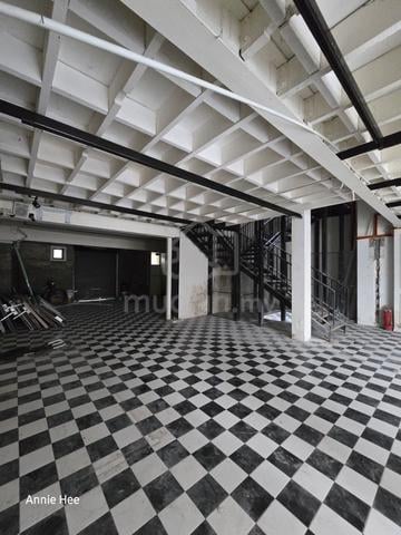 FOR SALE | Bandaran Berjaya 3.5-Storey | CL999 | Under Bank Value 1