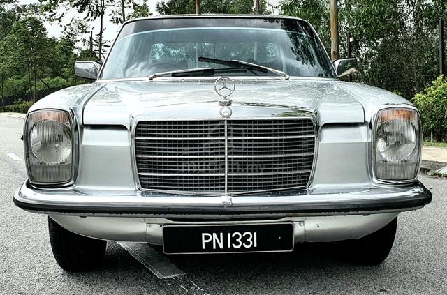 Classic Mercedes-Benz 230E (1972) - 3