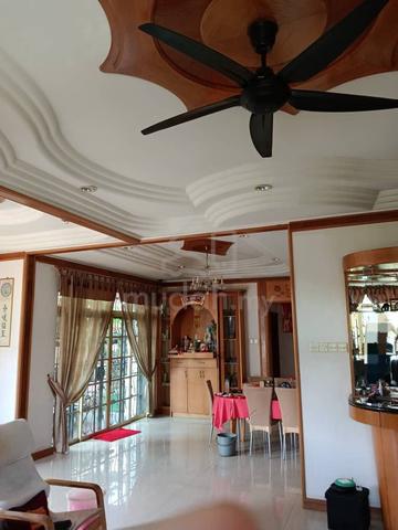 Taman Redang, Molek, 2.5 storey Semi D, 5 bedrooms, gng 1