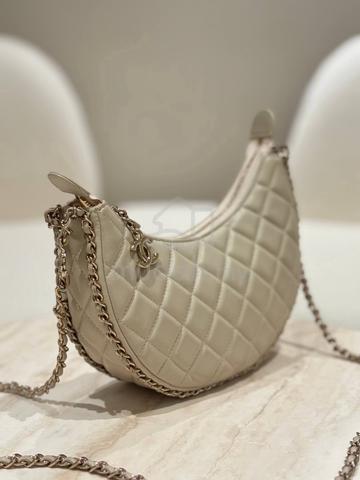 Chanel Moon Light Beige Quilted Lambskin - photo 2 of 4