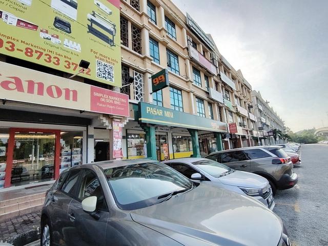 End Lot unit Shop office facing main road  Taman Kajang Sentral 1