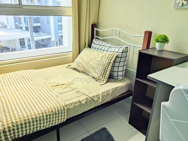 NO AGENT FEE FEMALE UNIT. 1 min to MMU , Tamarind Square Cyberjaya. 1