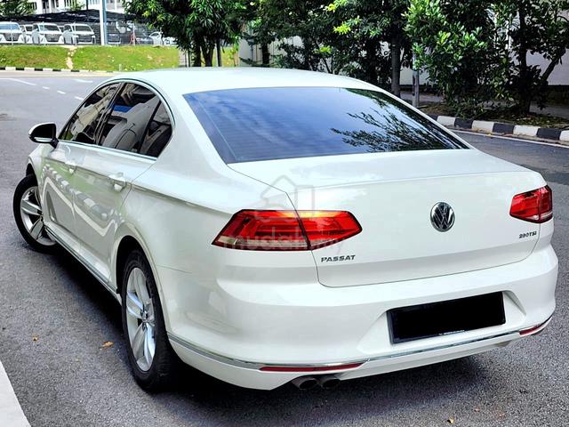 Volkswagen PASSAT 1.8TSI COMFORTLINE FULON 1 OWNER - 2