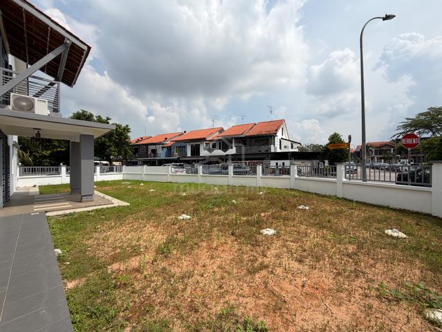 Bandar Dato Onn, Perjiranan 11, Corner Large Land area 3950sqft, Gated 1
