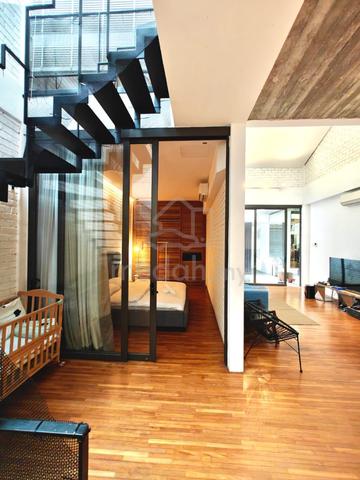 Award Winning Designer House, Taman Ungku Tun Aminah 1