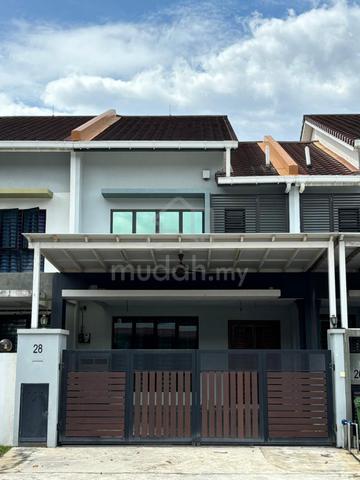 House for Sale – Bandar Bukit Raja | Spacious & Move-in Ready!** 1