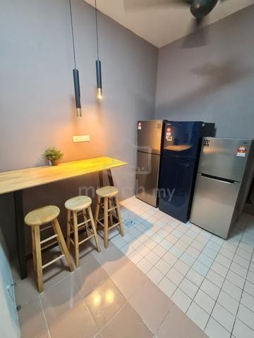 Rumah Teres 2 Tingkat Seksyen 7 Shah Alam | Bilik Sewa – WANITA  1