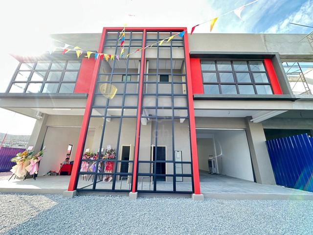 Pajam 1.5 storey Linked Factory For Sale 1